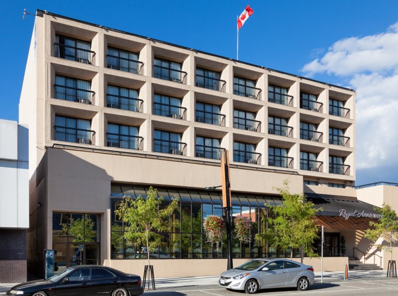 Dog Friendly Hotel Kelowna